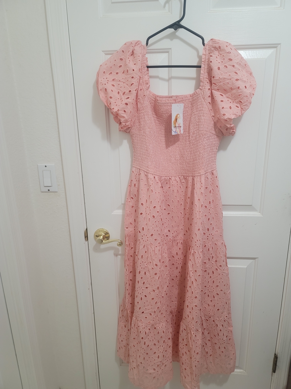 NEW NWT Womans Pink Eyelet Puff-Sleeve Smocked Dress